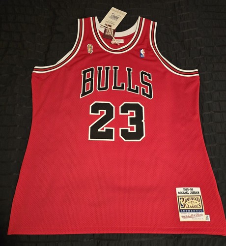 Mitchell & Ness Authentic 95-96 Bulls NBA Finals Michael Jordan Jersey 52 (2XL)