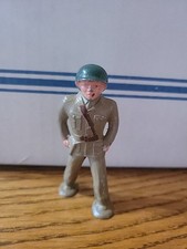 Vintage Barclay Podfoot Soldier Officer Marching B235