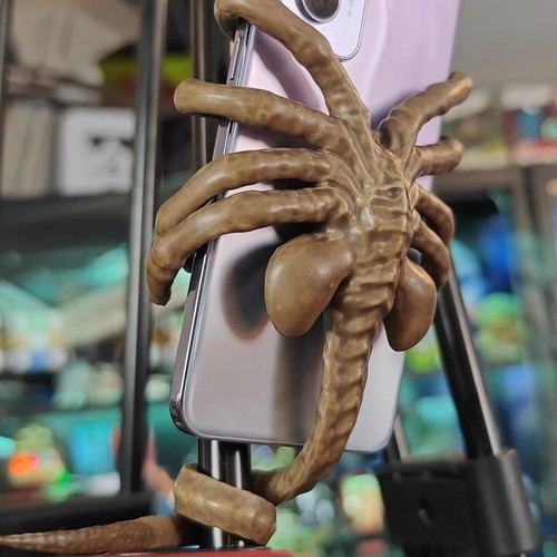 ALIEN Romulus Phone Mount and Stand-Adjustable Holder for All Phones-Desk Stand - Picture 5 of 5