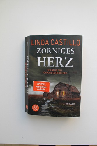 Zorniges Herz: Thriller | Kate Burkholder ermittelt bei ... | Buch | Zustand gut