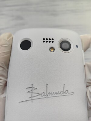 ★オークション中★ Balmuda Phone ホワイト BALMUDA Phone -6GB+128 GB - White (Unlocked)pebble-shaped design