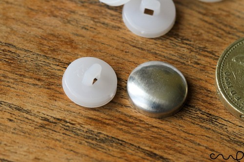 22L Button Blanks Cover Non Astor Sets White Metal Plastic 14mm Dress Making sew - Picture 3 of 6