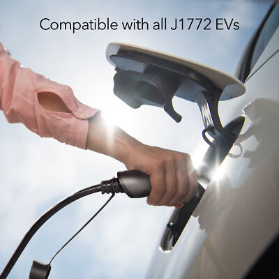 Une Borne De Recharge Pour Véhicule électrique Modèle 3 Avec Un Panneau Indiquant Tesla. | Photo