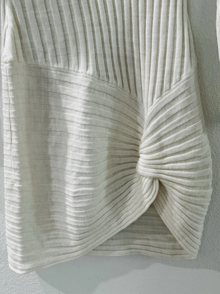 NOVO COM ETIQUETAS VESTIDO SUÉTER DE MALHA COM NERVURAS CREME ARDEN B Y2K TAMANHO MÉDIO - Imagem 3 de 4