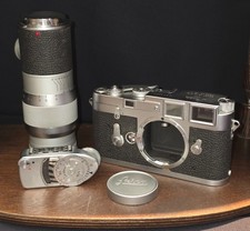 Leica M3 mit Belichtungsmesser und Objektiv