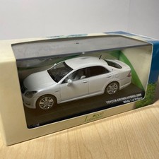 Kyosho 1/43 Toyota Crown Hybrid 2009 White Collectables 17+