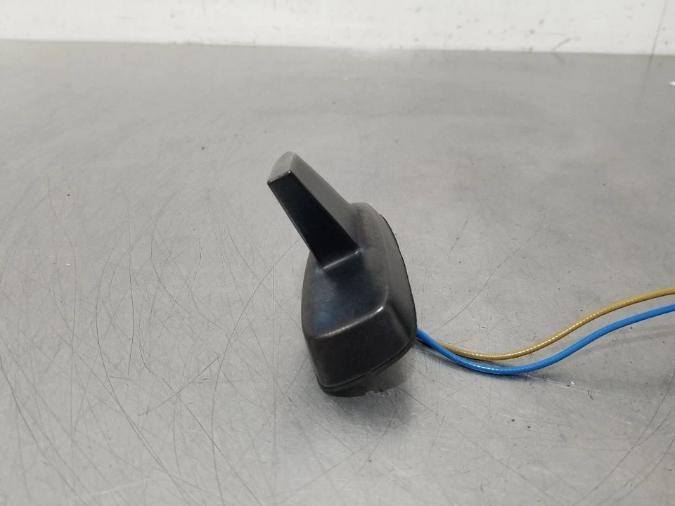 12 2012 CADILLAC ESCALADE BASE SHARK FIN ANTENNA TEXTURED - Image 4 of 4