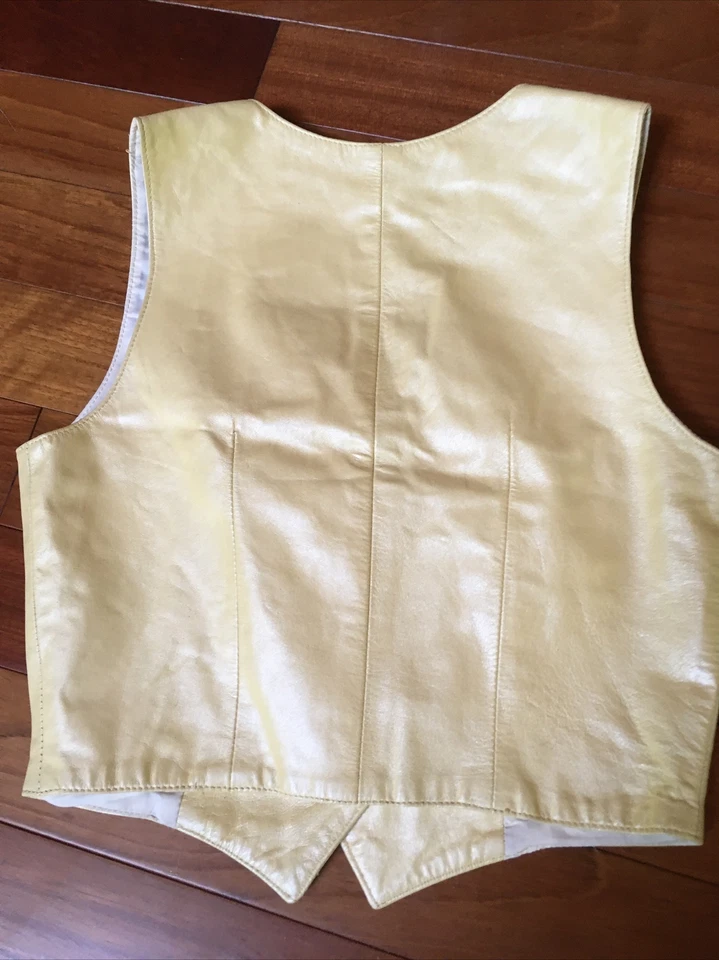 Chaleco de cuero Early2000 busto de mujer 34” chaleco de cuero perlado Foto 2 de 2
