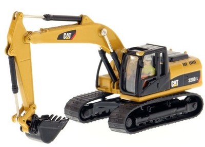 DIECAST MASTERS, CATERPILLAR 320D Raupenbagger mit Fahrer und Metallbox., 1/8...