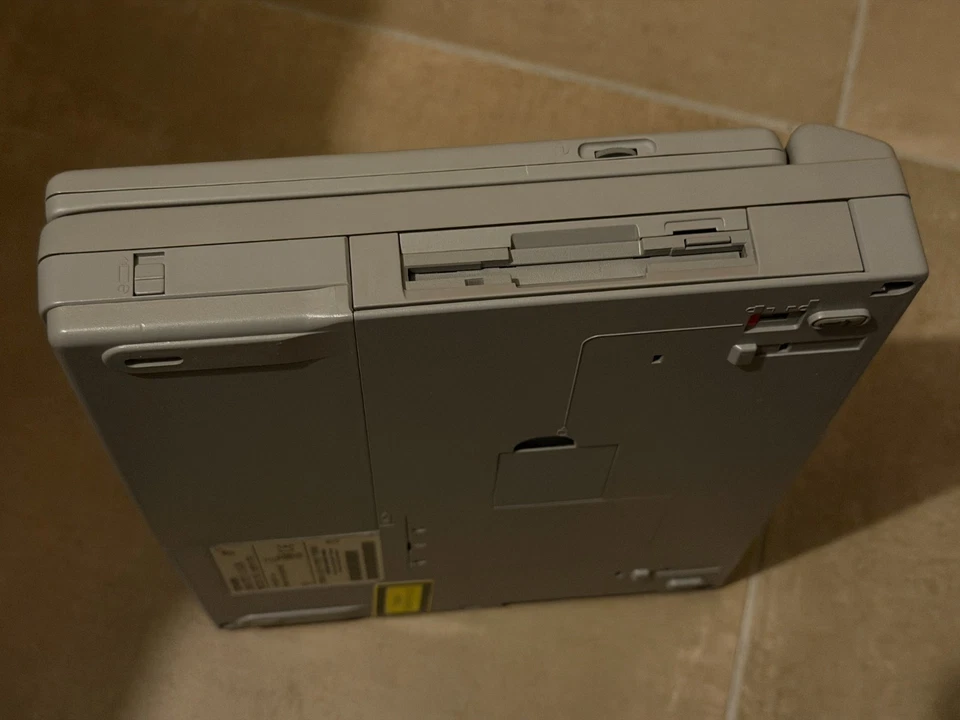 Toshiba Satellite 200CDT/CDS vintage notebook - Bild 4 von 4