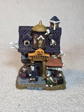 2001 Vtg Spooky Hollow Halloween Station Porcelain Lighted House - Collectible