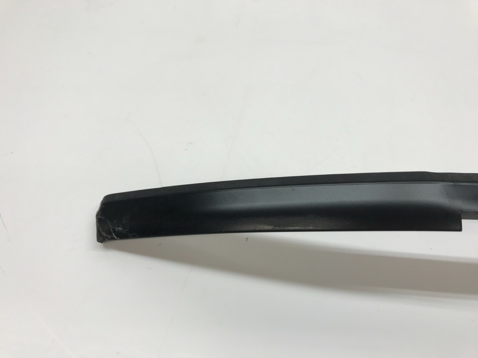 LAMBORGHINI AVENTADOR DRIVER LEFT LH GUIDE WINDOW DOOR SEAL RAIL OEM 470837403F