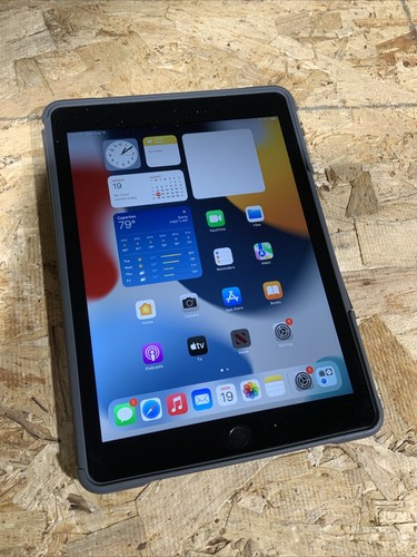 Apple iPad Air 2nd Gen 9.7" (64GB Storage - Space Gray - MGKL2LL/A)*