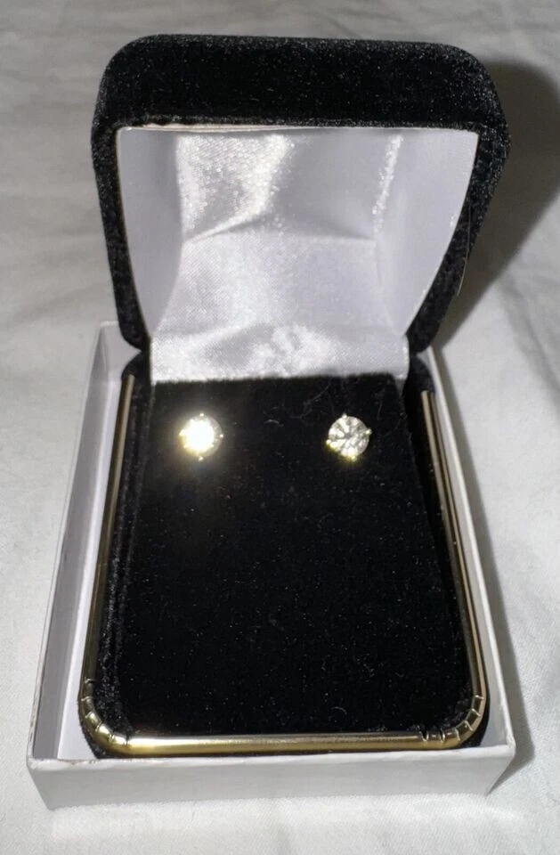 Pendientes de diamantes naturales de 1 quilate de oro blanco de oro blanco con tornillos naturales de 14K Foto 2 de 3