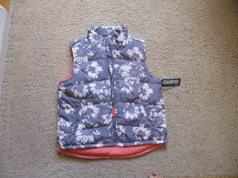 OshKosh Girls Size 8 Puffer Vest Quilted Floral Print PURPLE NEW