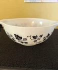 Vintage Pyrex Black & White Gooseberry #443 Cinderella Mixing Bowl 2 1/2 Quart