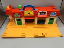 Vintage Fisher-Price Little People MAIN STREET 2500 Set 1986