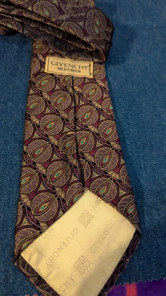 纪梵希 Monsieur 勃艮第紫色几何丝绸领带 — 第 3/4 张图片