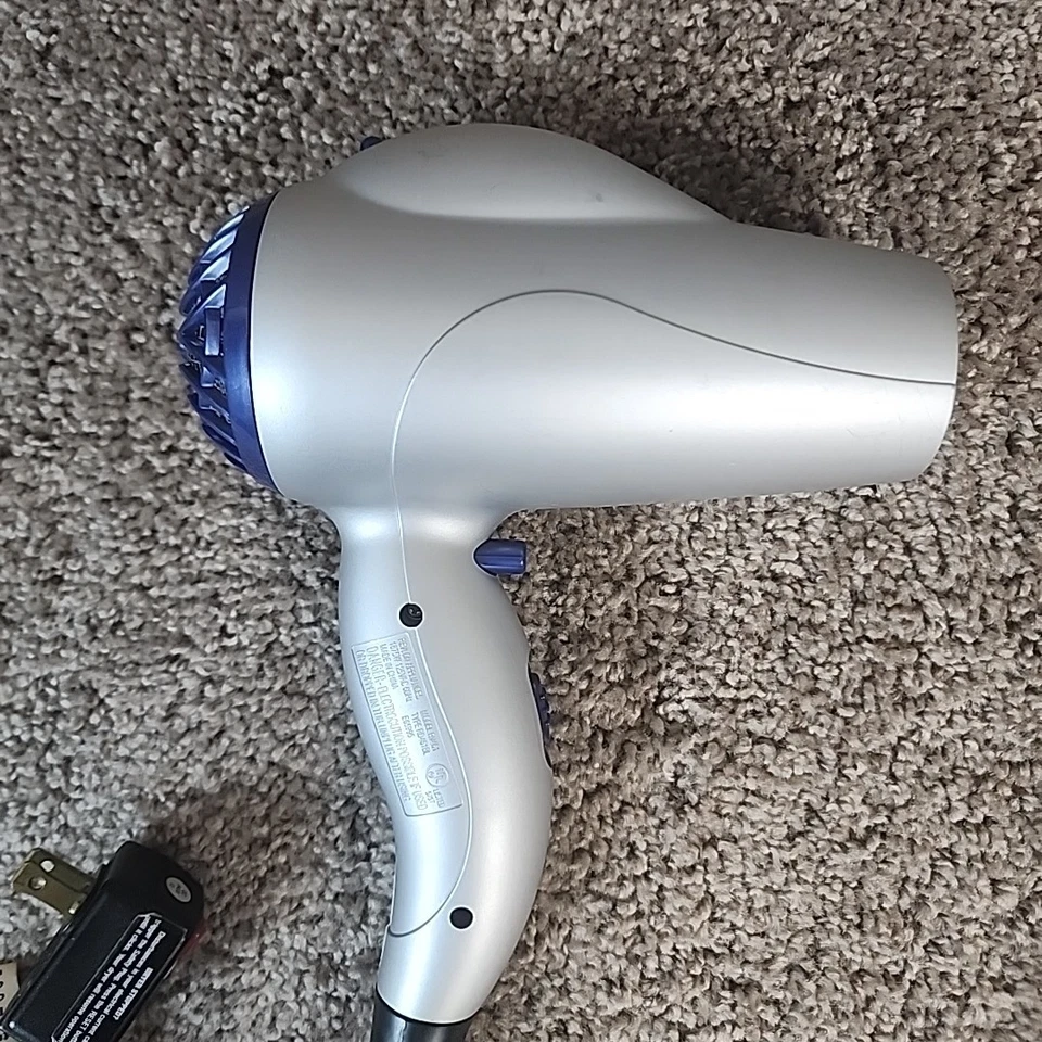 Secador de pelo portátil de viaje Revlon Ion Styler modelo RV461 1875 vatios Foto 4 de 4