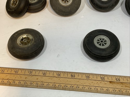 LOT OF 6 Vintage DuBro R/C Airplane Black Air Filled Tires 3in To 2.5in treaded - Picture 4 of 4