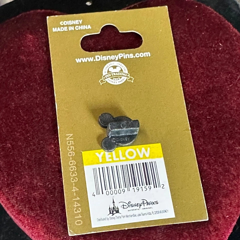 PINS DISNEY DISNEYLAND PARÍS: LORO DE PIRATAS DEL CARIBE (agotado)‏ ‏ Foto 3 de 4