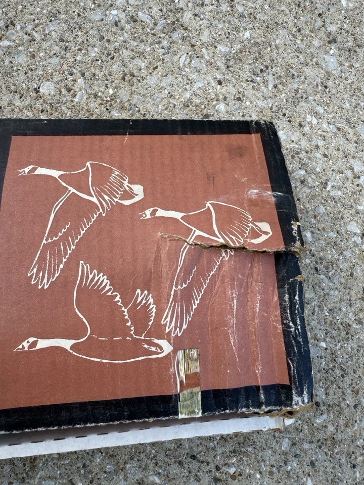 Culata de rifle Remington modelo 700 BDL OEM caja de cartón de fábrica solamente, de colección Mfg 1971 Foto 2 de 4