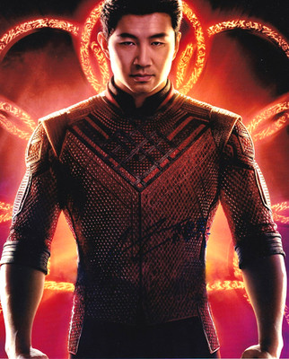 SIMU LIU signed Autogramm 20x25cm SHANG CHI in Person autograph COA