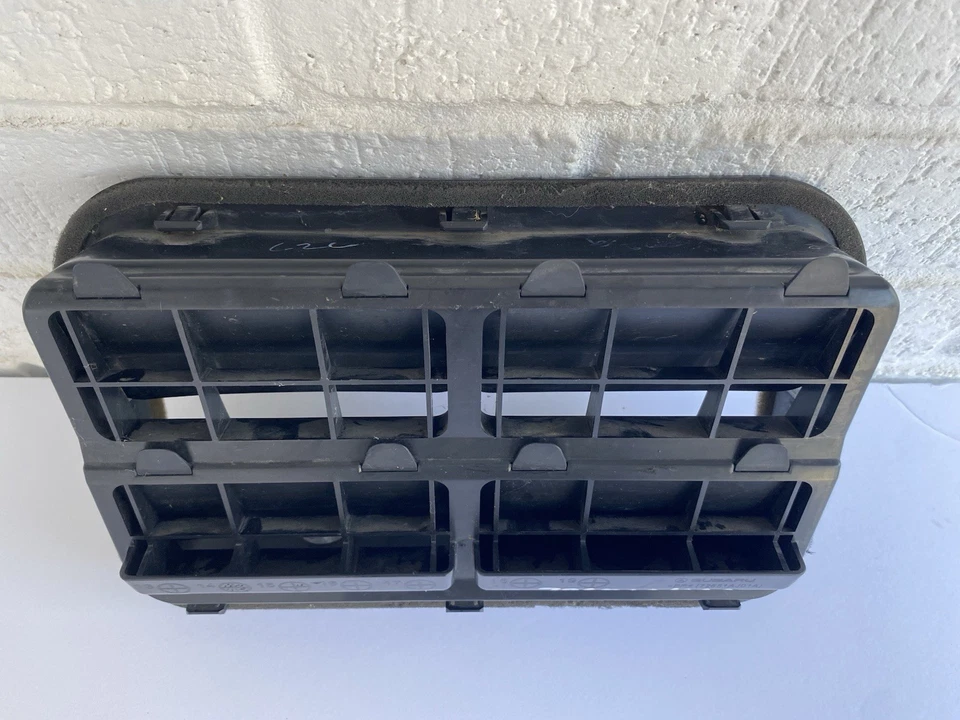 2015-2019 SUBARU OUTBACK LEFT OR RIGHT REAR CARGO AREA TRUNK VENT GRILLE OEM - Image 3 of 4