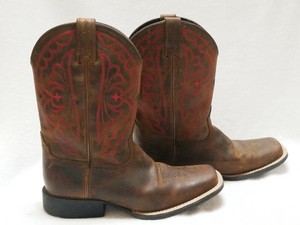 red ariat cowboy boots