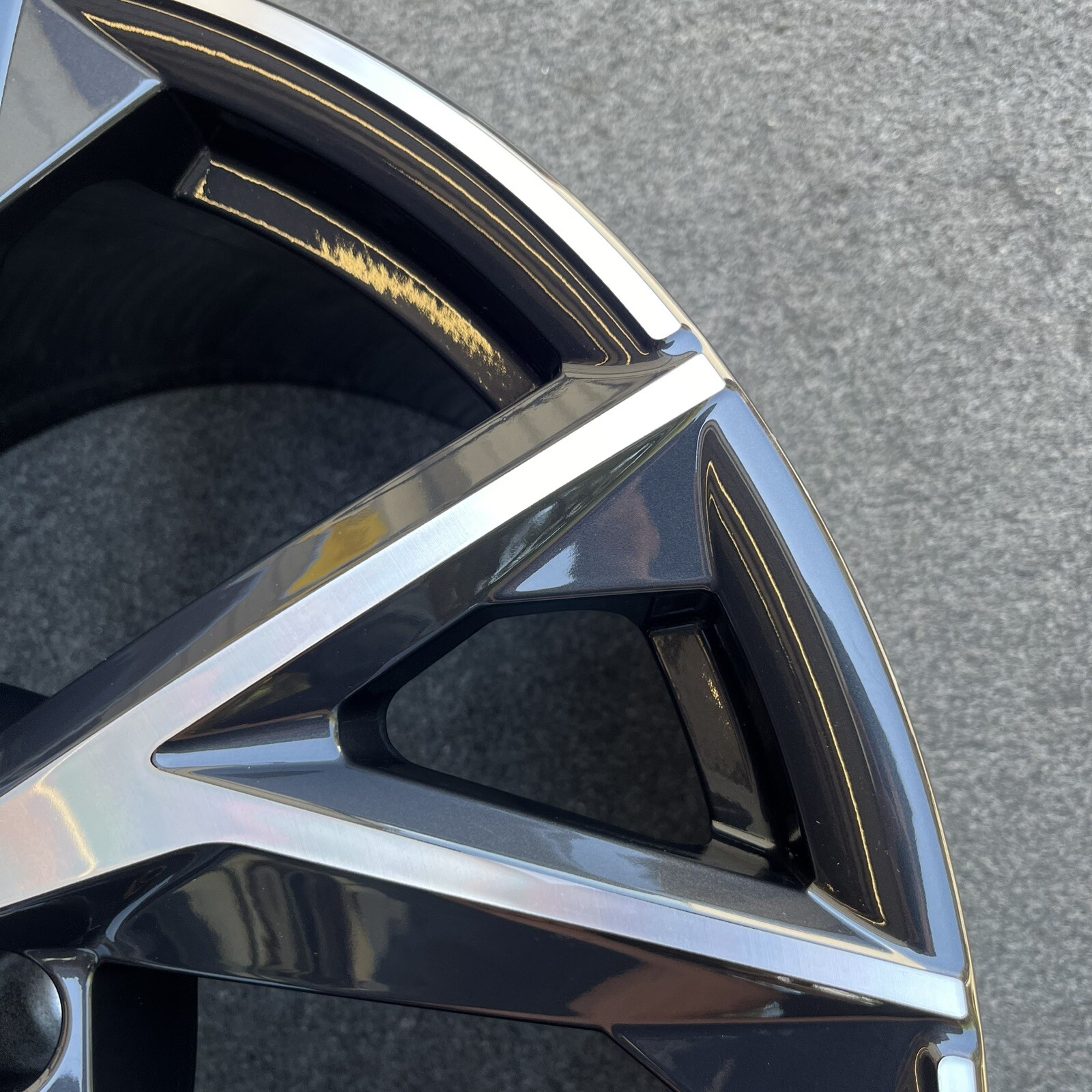SINGLE 20 INCH WHEEL/RIM AUDI R8 V10 REAR 2020-2023 OEM GENUINE GRAY MACHINED