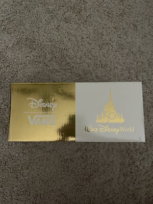 2022 Disney Parks 50th Mickey & Friends Vans Off The Wall  display picture 3
