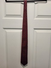 HART SCHAFFNER MARX- DARK RED PAISLEY PATTERNED TIE- 100% SILK, MADE IN USA