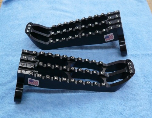 YAMAHA YFZ 450R BDT MOTORSPORTS BLACK BILLET FOOT PEG SET CLEAT DESIGN 2009-16 - Picture 3 of 9