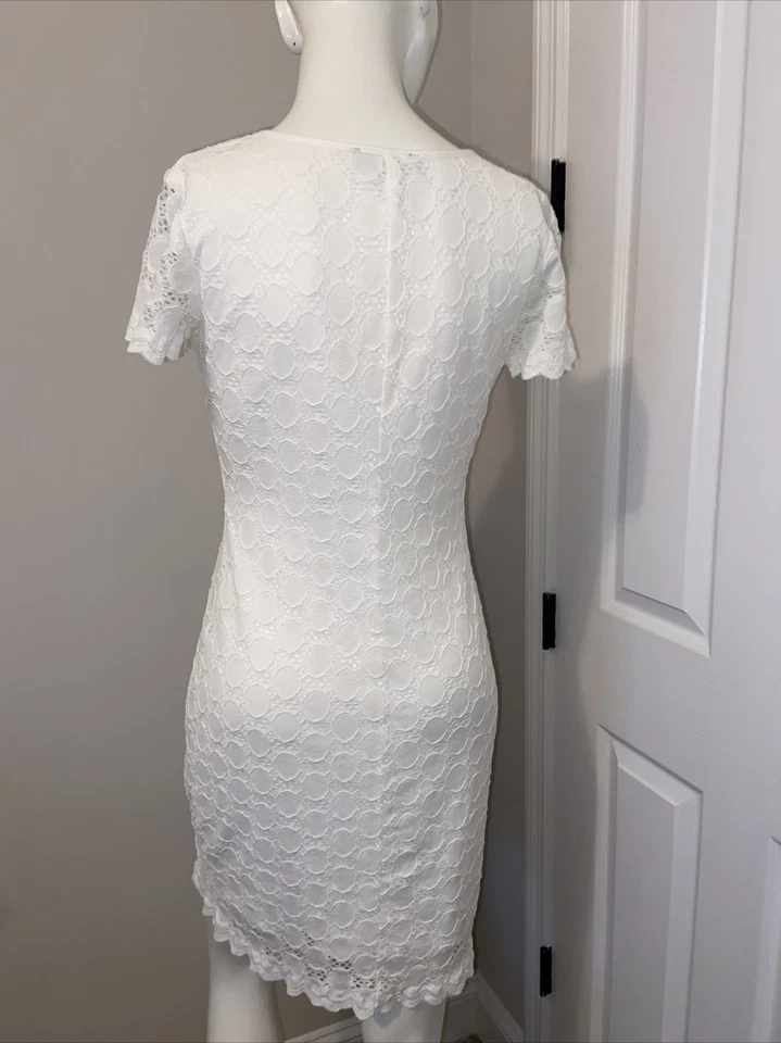 Ronni Nicole Ivory Stretch Lace dress size Small 1/2 PRICE SALE - Image 2 of 4