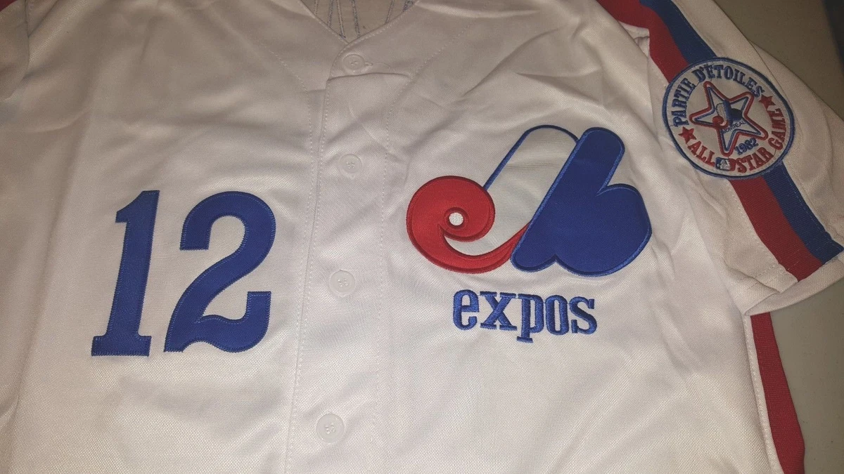 Tom Brady photoshops himself in a Montreal Expos uniform