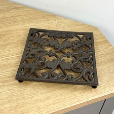 Trivet Cast Iron Vintage Pot Stand Kettle Saucepan Tea Pot Kitchen Worktop Saver