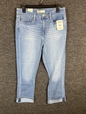Levi Strauss Signature Women's Mid-Rise Slim Fit Capri Blue Light Sz 8-w29