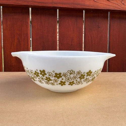 Vintage Pyrex Spring Blossom Green Crazy Daisy Cinderella Mixing Bowl #443