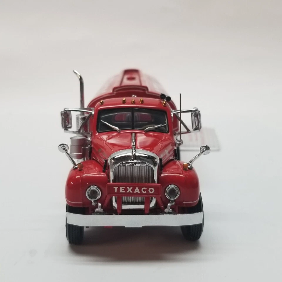Franklin Mint 1/43 Classic Texaco Tanker with Mack B-61 Tractor B11XQ31, Box/Pap - Image 2 of 4