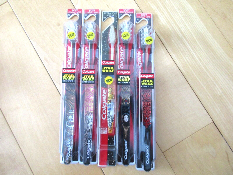STAR WARS TOOTH BRUSHES   FIVE