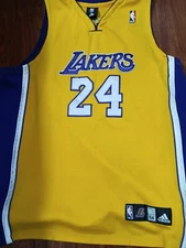Kobe Bryant #24 V-neck embroidered jersey yellow 08-09 season champion edition