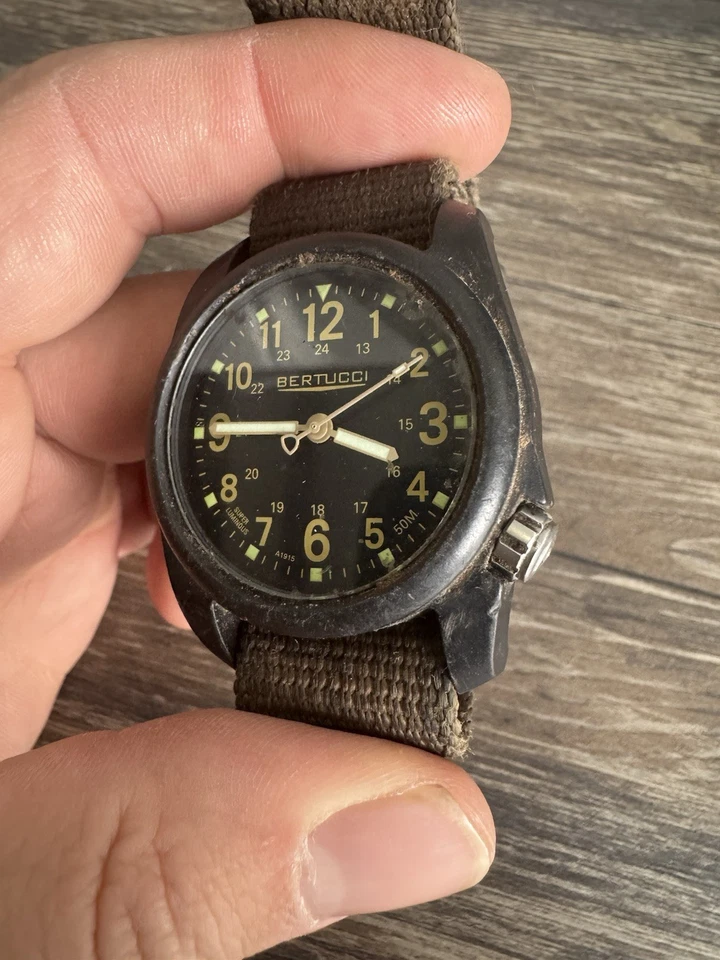 BERTUCCI A-2R Military Watch Olive Khaki 40mm Working Needs Cleaning - Image 2 of 4