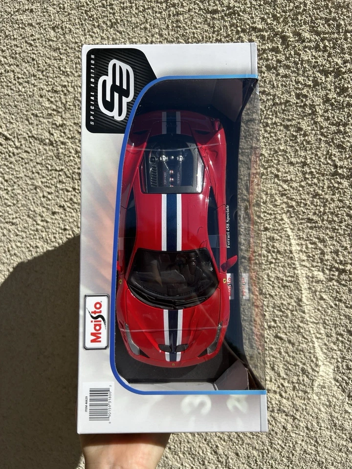 Maisto 1:18 Scale Special Edition Diecast Model Car Ferrari 458 Speciale - Image 3 of 4