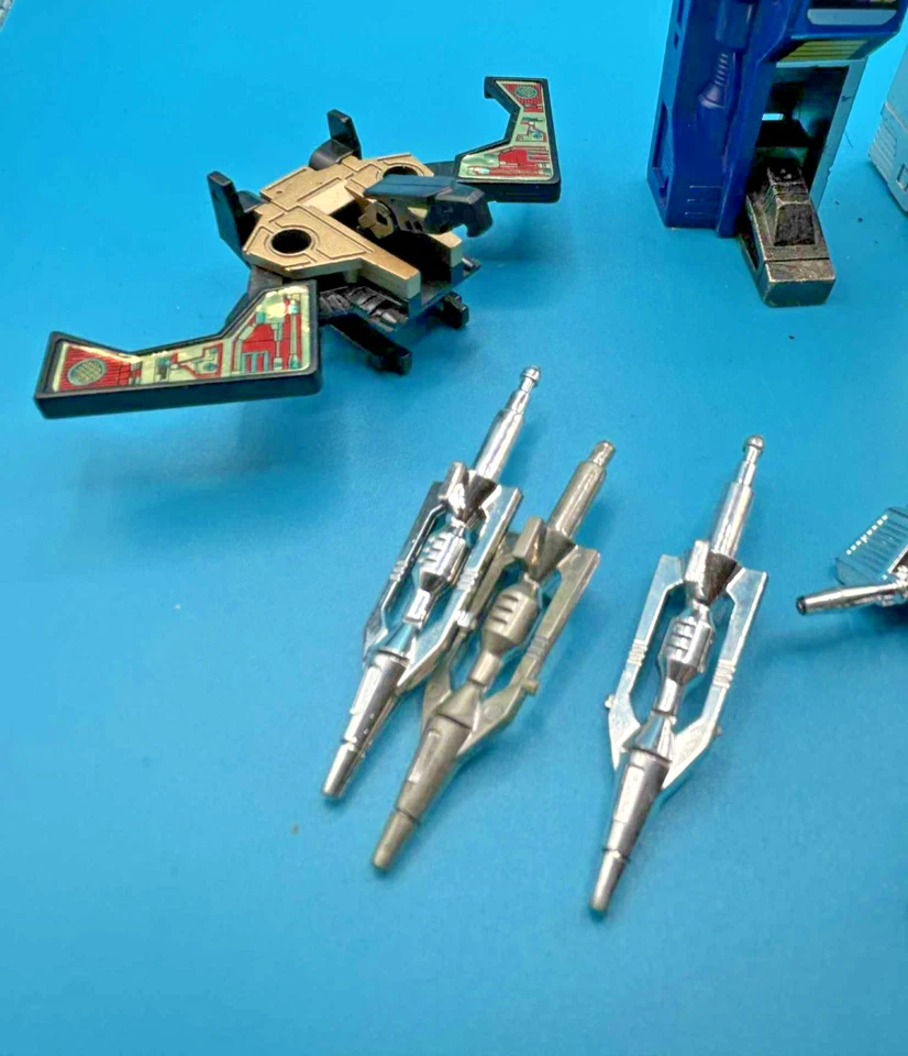 G1 Transformers 1984 Vintage Soundwave Buzzsaw Action Figures Complete Set - Image 2 of 4