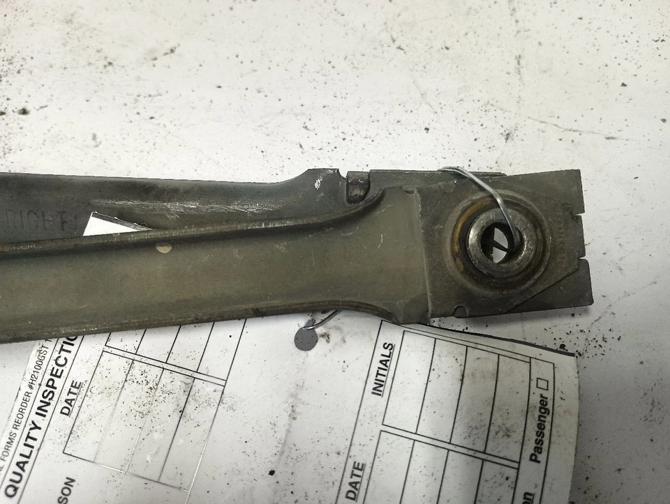 Driver Wiper Transmission from 1985 Ford F250 12168989 - Image 4 of 4