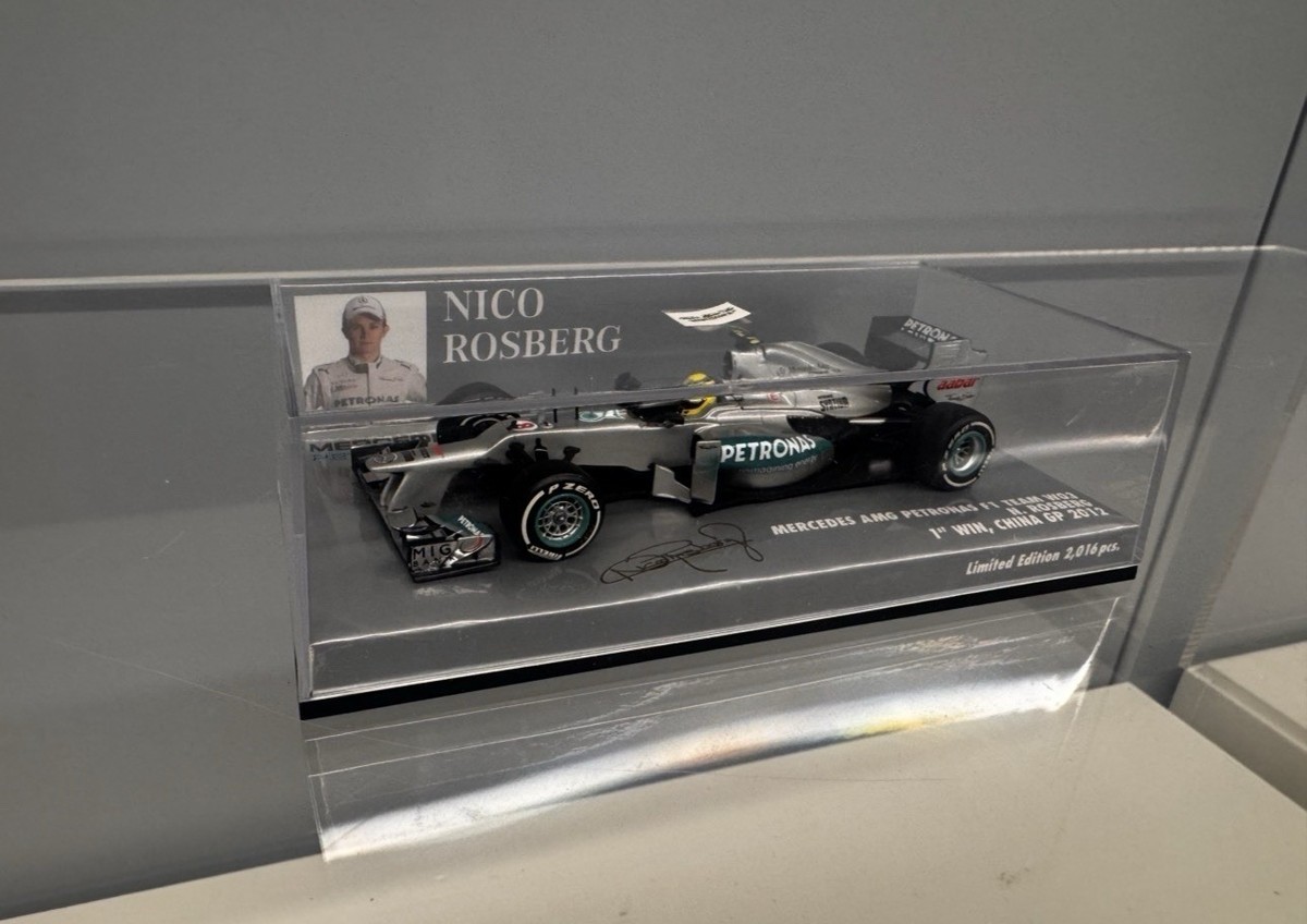Minichamps 1:43 Mercedes W03 Nico Rosberg 2012 China GP 1st Win