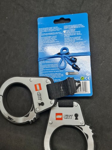 LEGO City 854018 Police Handcuffs & Badge Foam Play Costume Dress up - Picture 2 of 3