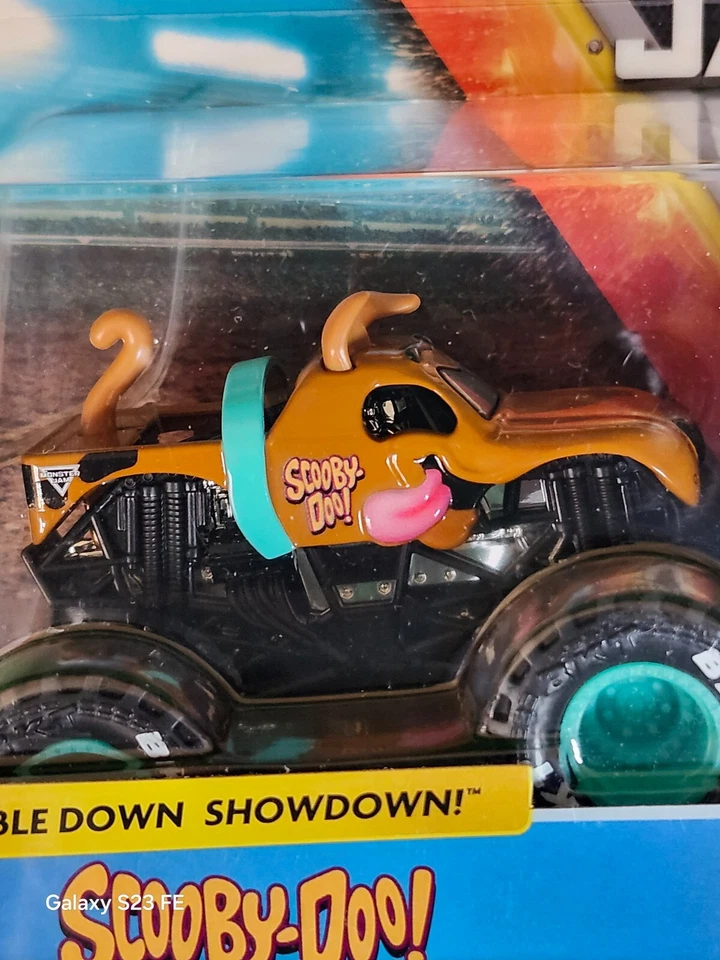 Spin Master 2019 Scooby Doo VS Mystery Machine Monster Jam 2 pack, NICE, NIP!!!! - Image 2 of 4