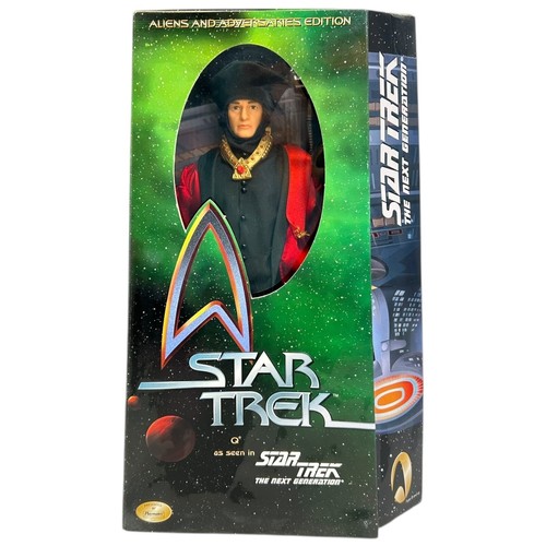 STAR TREK TNG! PLAYMATES Q IN JUDGES ROBE 12 ACTION FIGURE! NEW! NM
