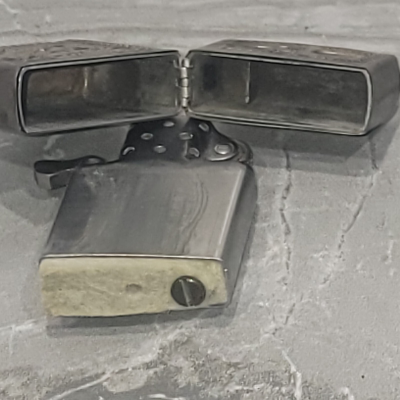 Vintage Saigon Argent Flip Top Silver Tone Pocket Lighter Embossed